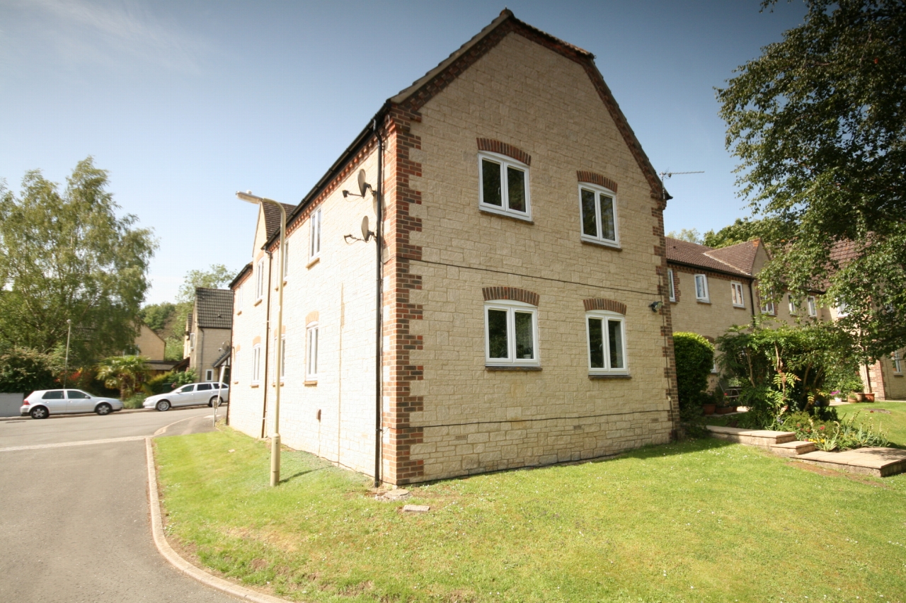 2 Bed First Floor Apartment For Sale - Main Image