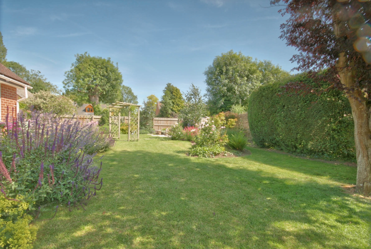 4 Bed Detached Bungalow For Sale - Secondary Image