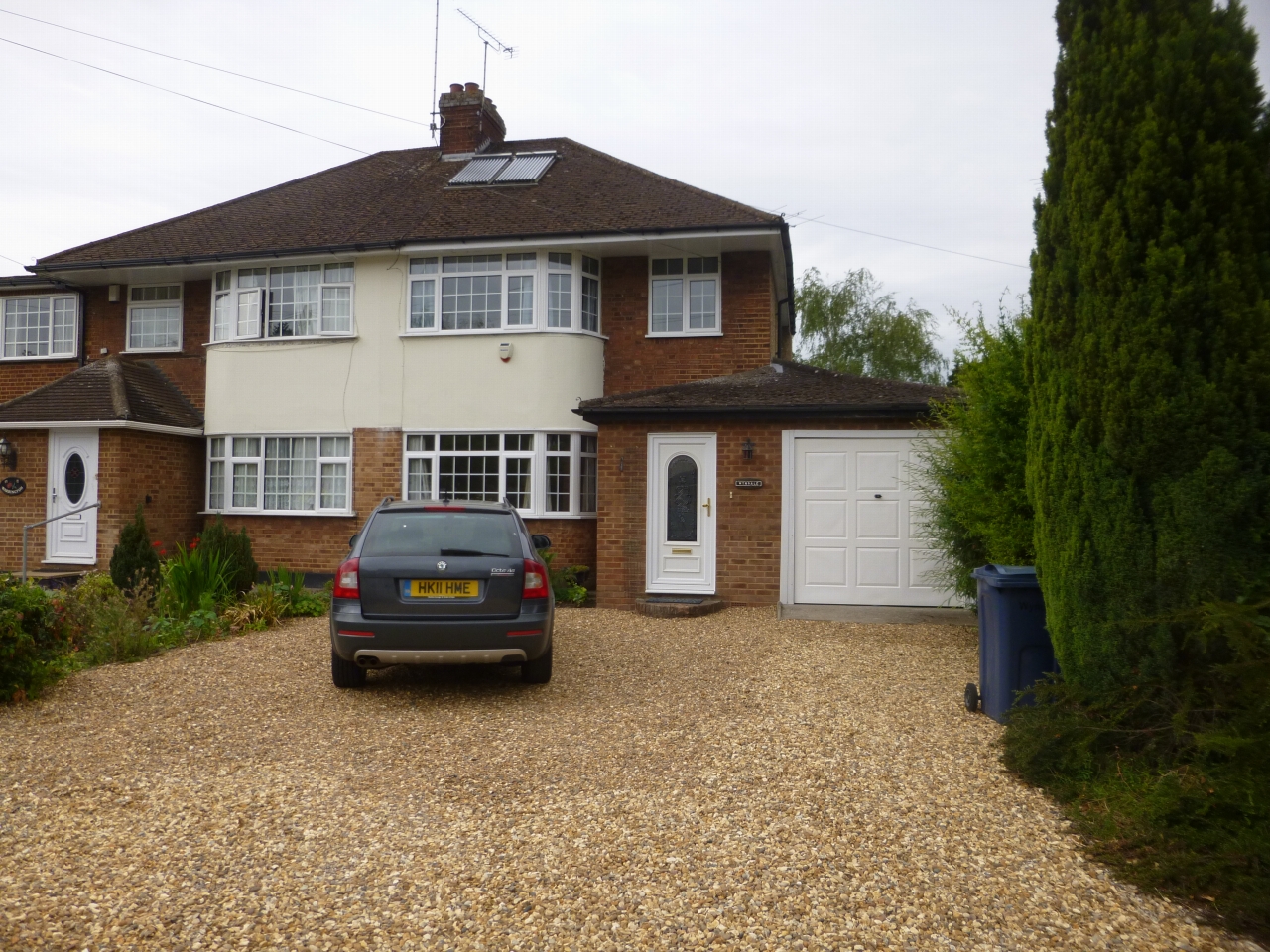 3 Bed Semi Detached House To Rent - Main Image