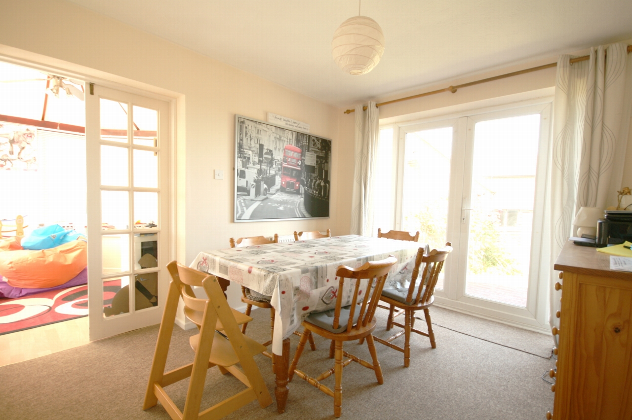 3 Bed Semi Detached House To Rent - Secondary Image