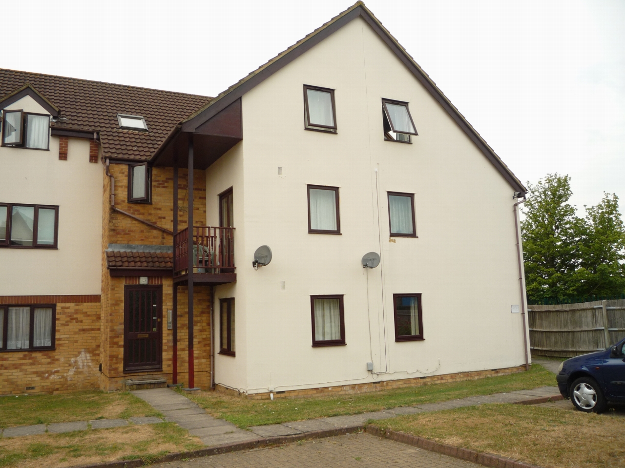 1 Bed Second Floor Apartment To Rent - Main Image