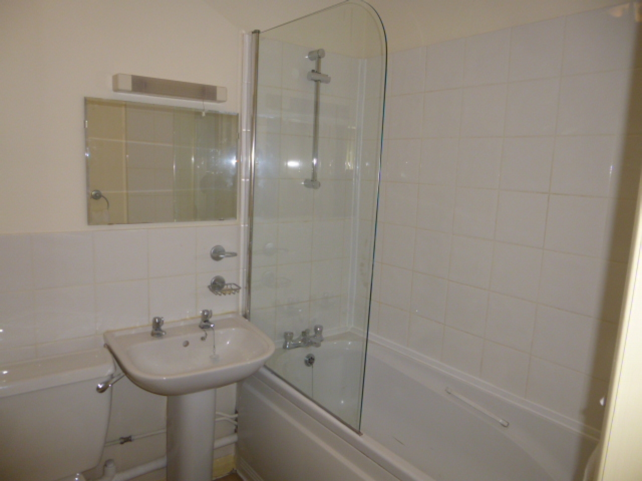 1 Bed Second Floor Apartment To Rent - Secondary Image