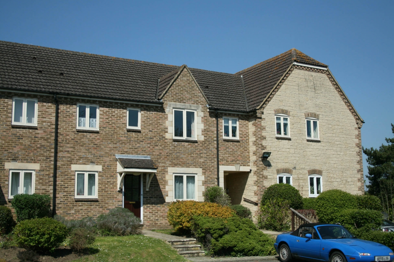2 Bed First Floor Apartment To Rent - Main Image
