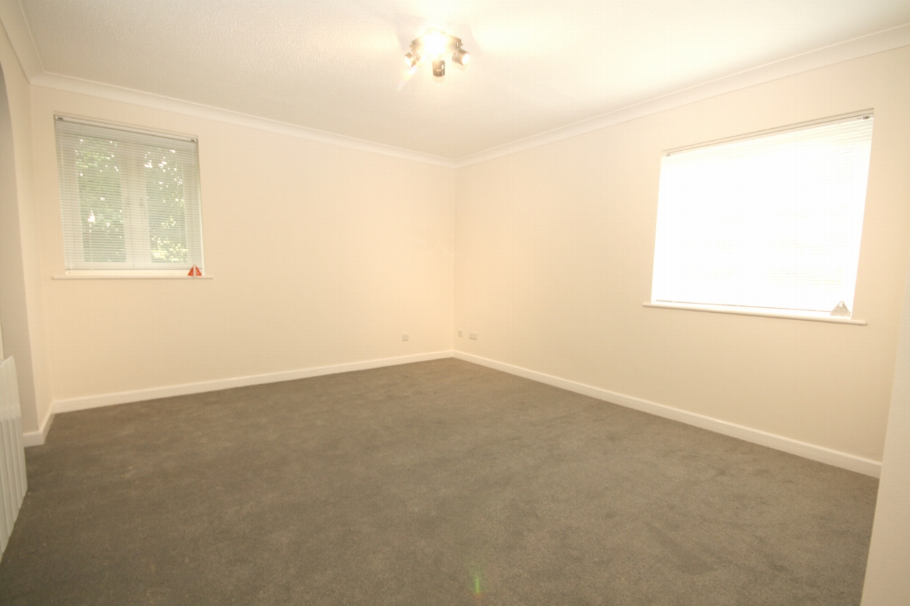 2 Bed First Floor Apartment To Rent - Secondary Image