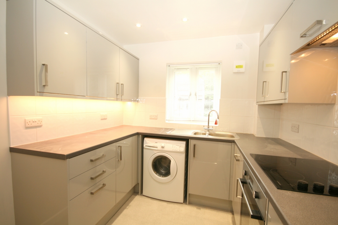 2 Bed First Floor Apartment To Rent - Secondary Image