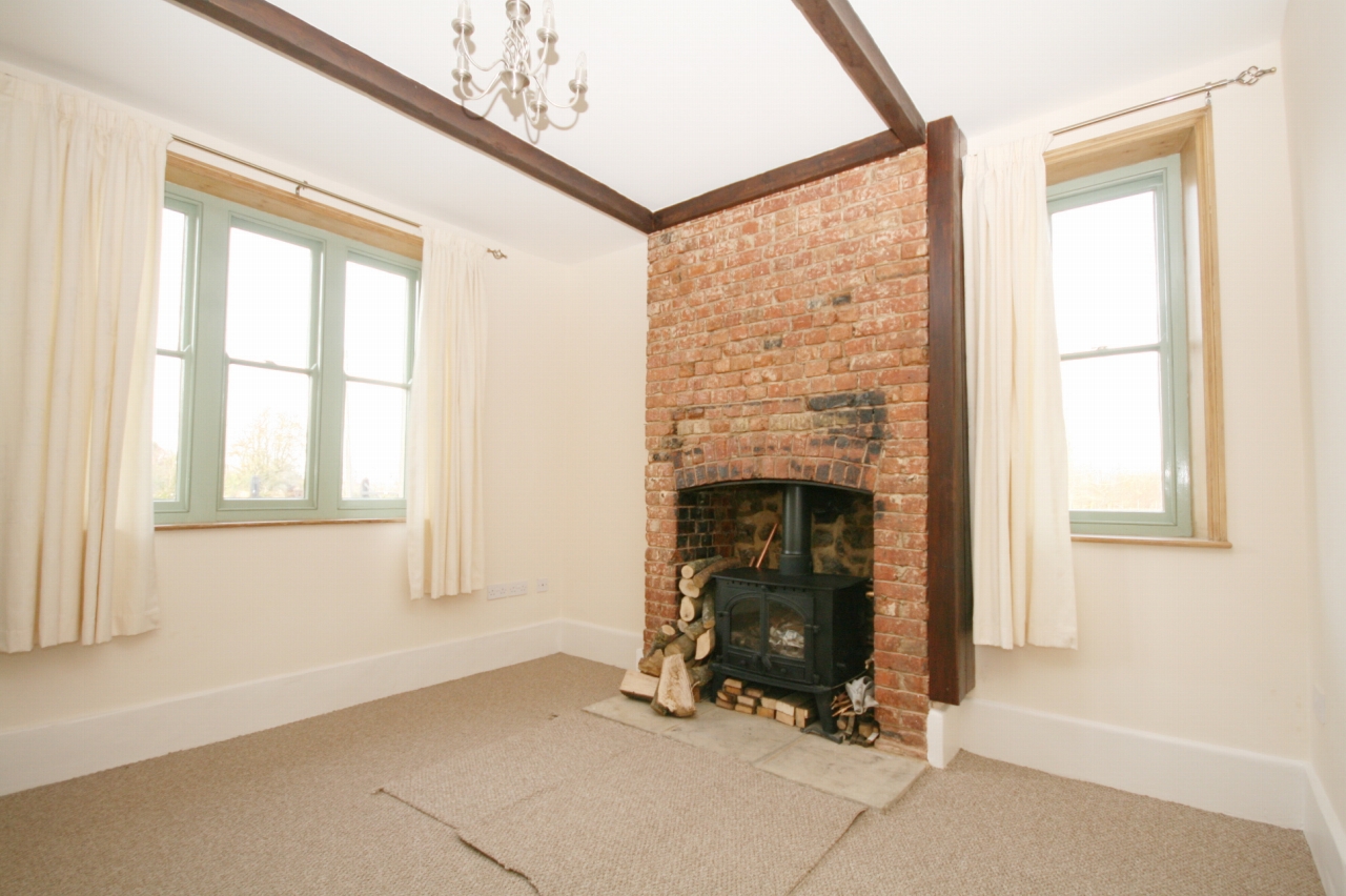 3 Bed Semi Detached Cottage To Rent - Secondary Image