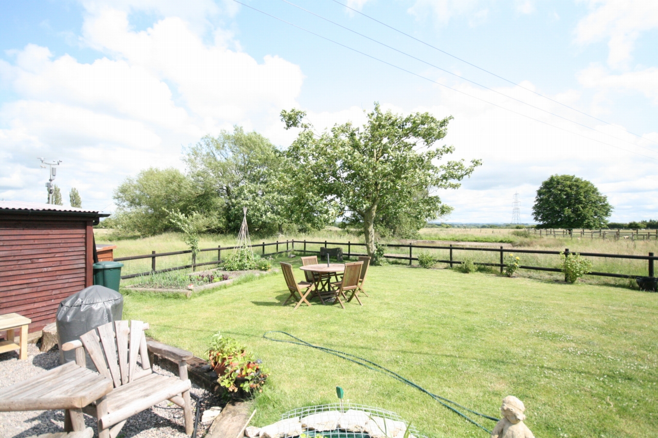 3 Bed Semi Detached Cottage To Rent - Secondary Image