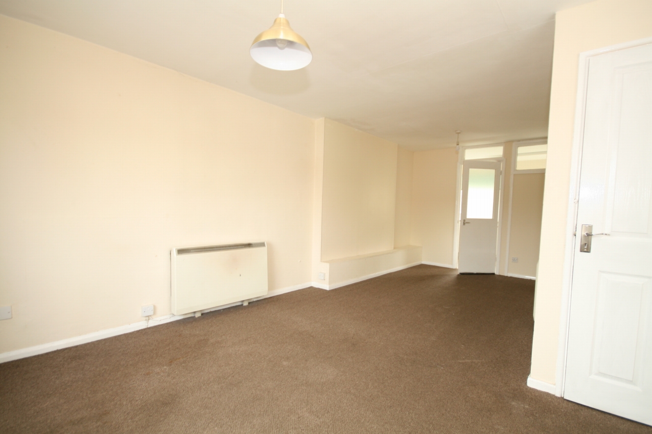 2 Bed First Floor Apartment To Rent - Secondary Image