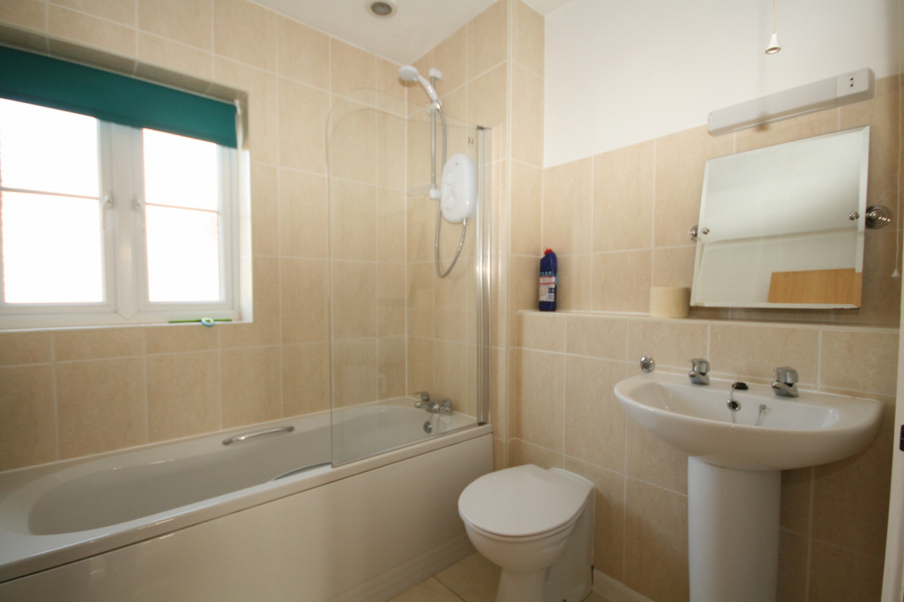 1 Bed First Floor Apartment To Rent - Secondary Image