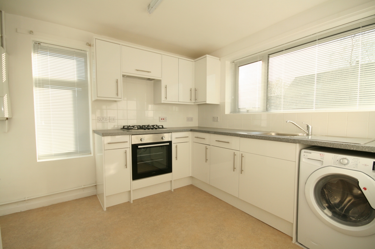 2 Bed First Floor Apartment To Rent - Secondary Image