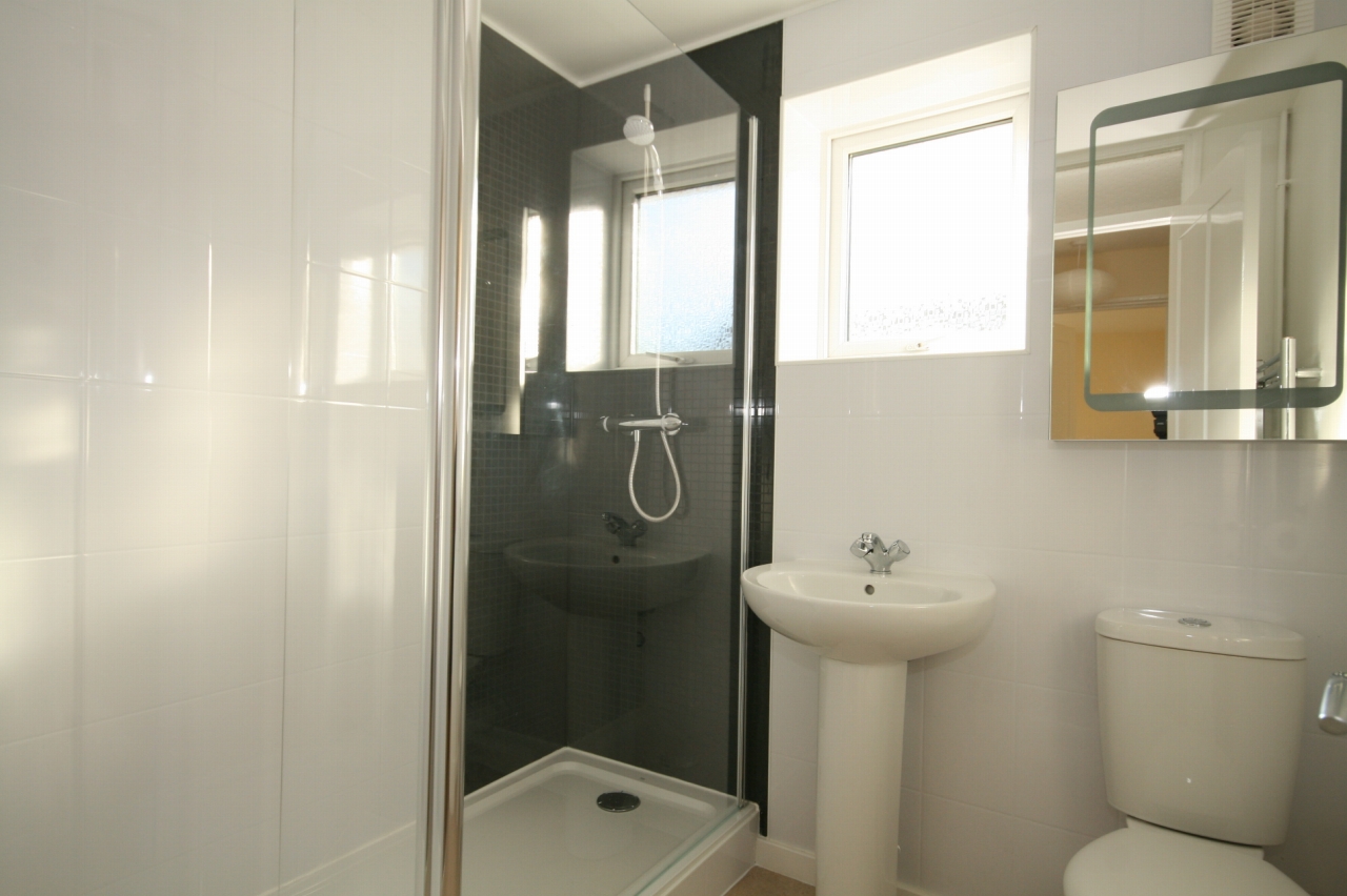 2 Bed First Floor Apartment To Rent - Secondary Image