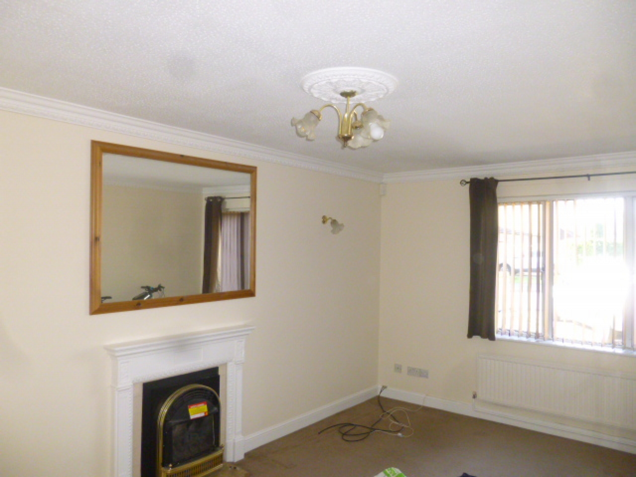 3 Bed End Terraced House To Rent - Secondary Image