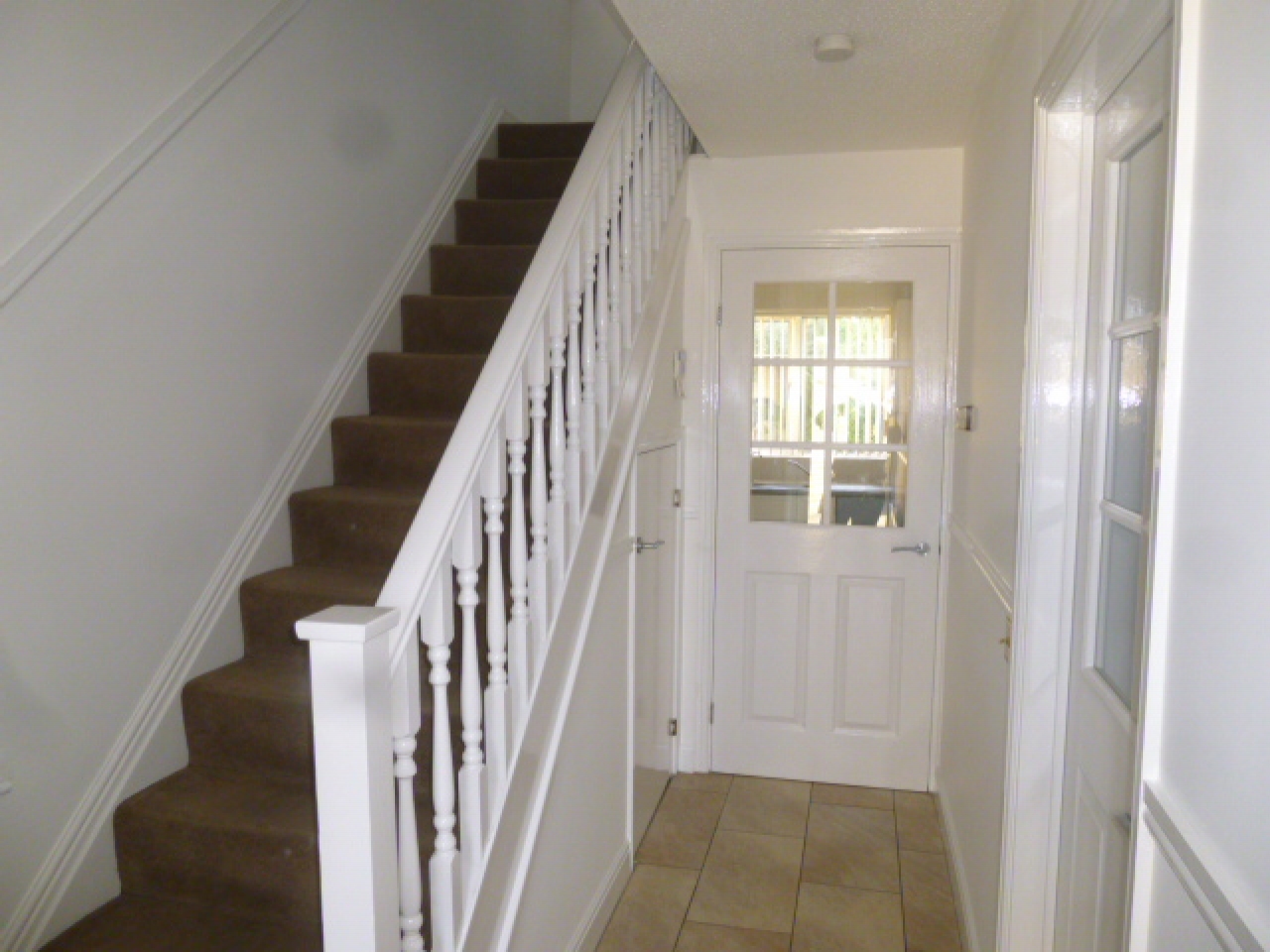 3 Bed End Terraced House To Rent - Secondary Image