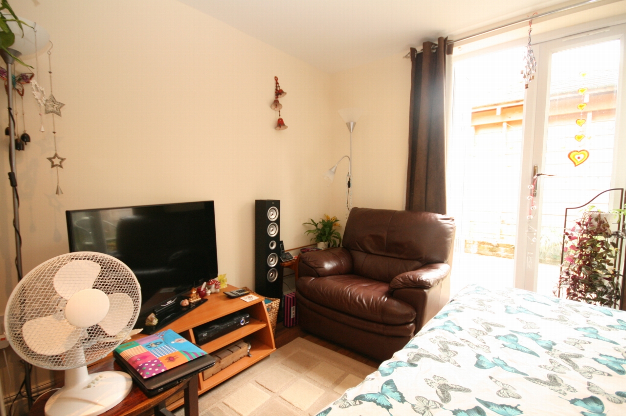 1 Bed Bedsit To Rent - Secondary Image