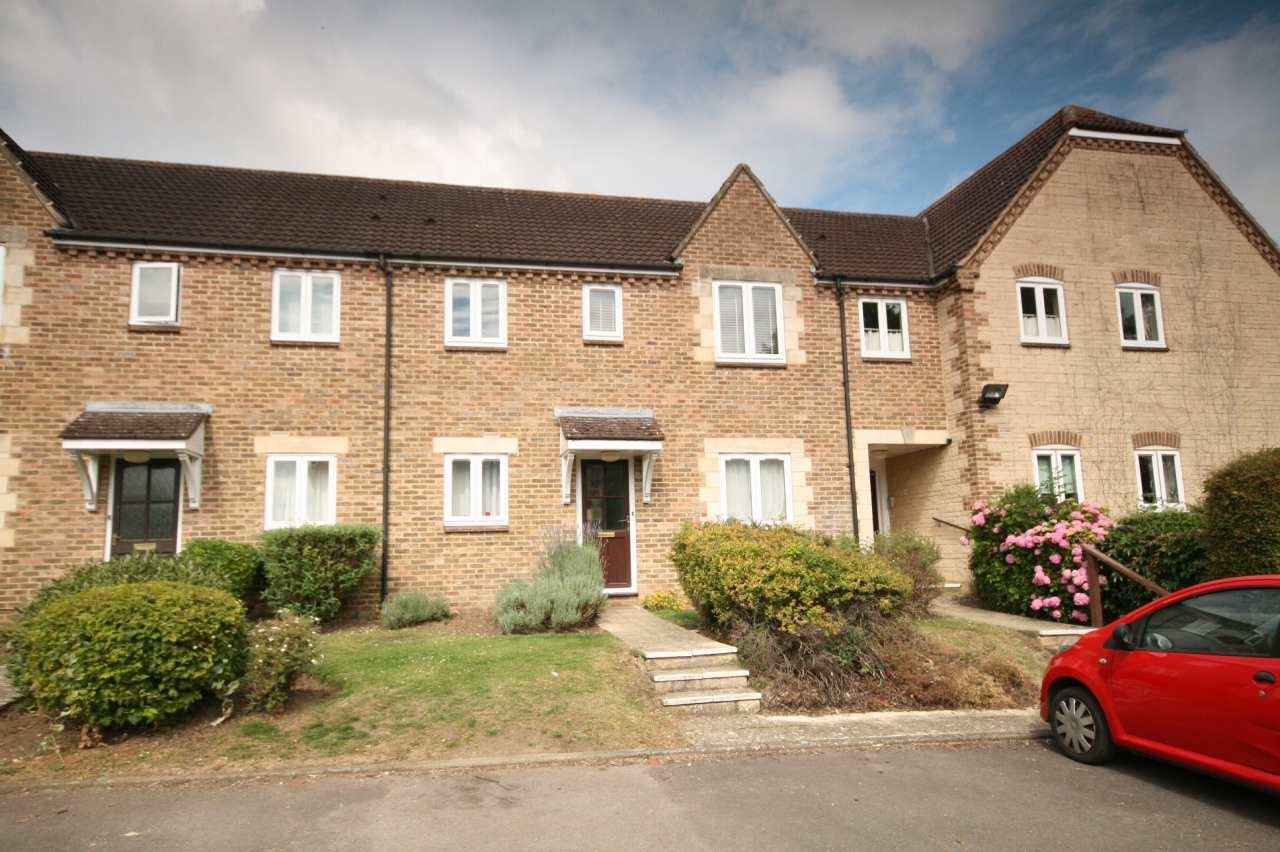 2 Bed Ground Floor Apartment For Sale - Main Image