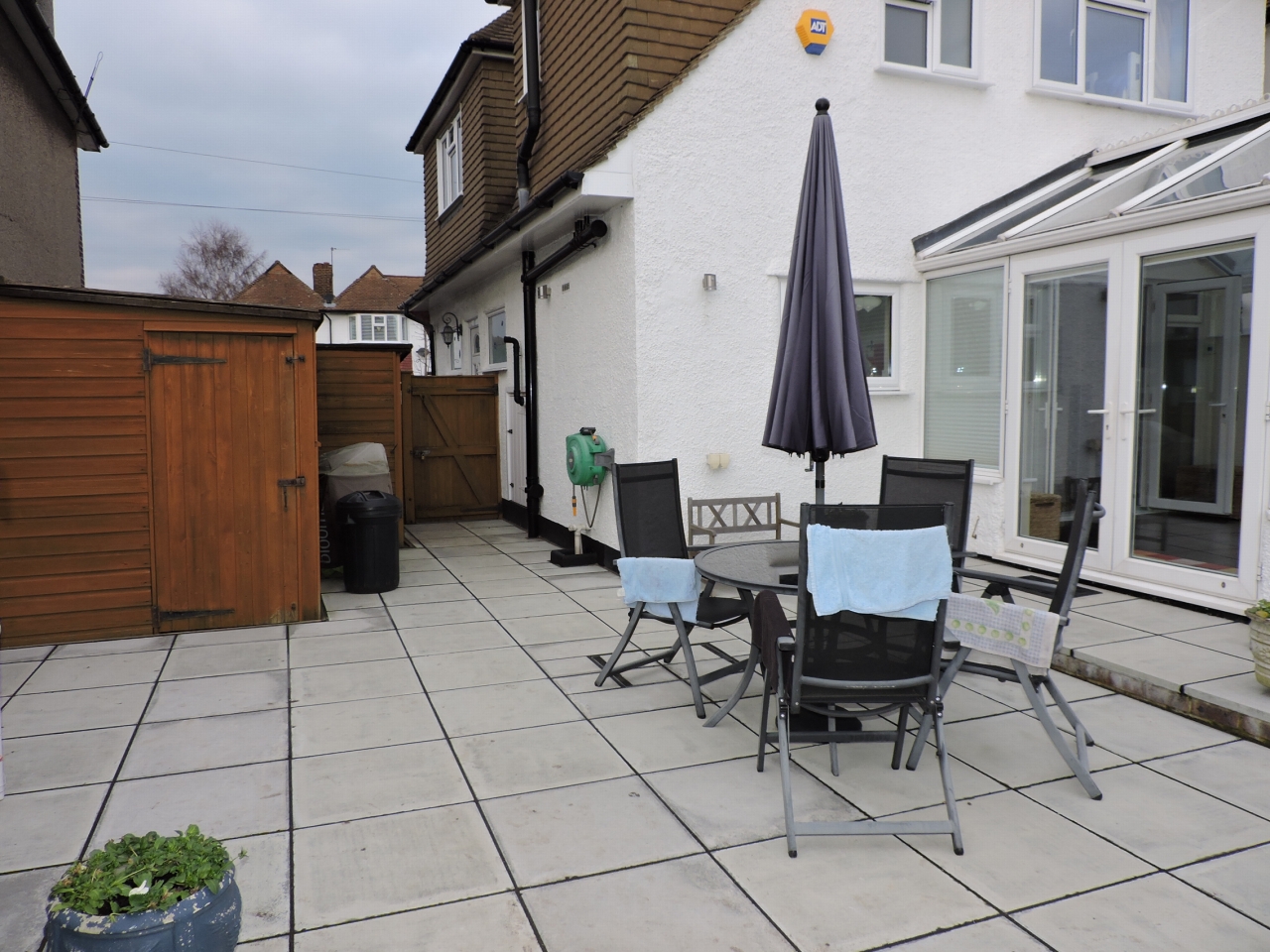 4 bedroom detached house Sale Agreed in New Malden - photograph 15