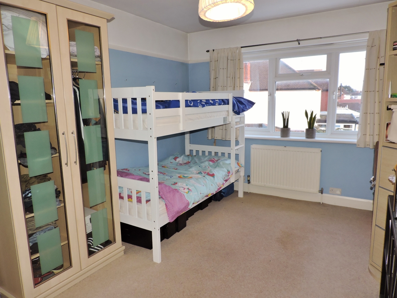 4 bedroom detached house Sale Agreed in New Malden - photograph 10