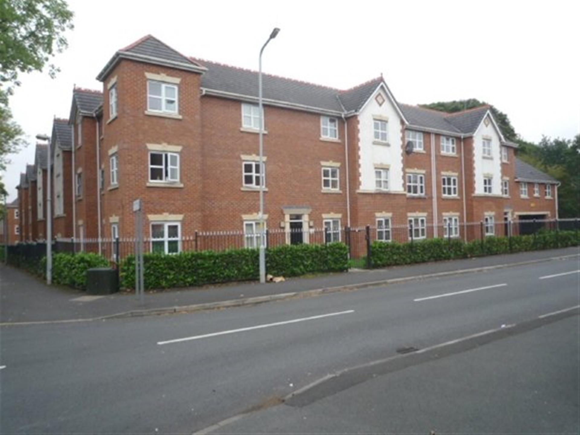 2 Bed Flat Flat / Apartment To Rent - Main Image