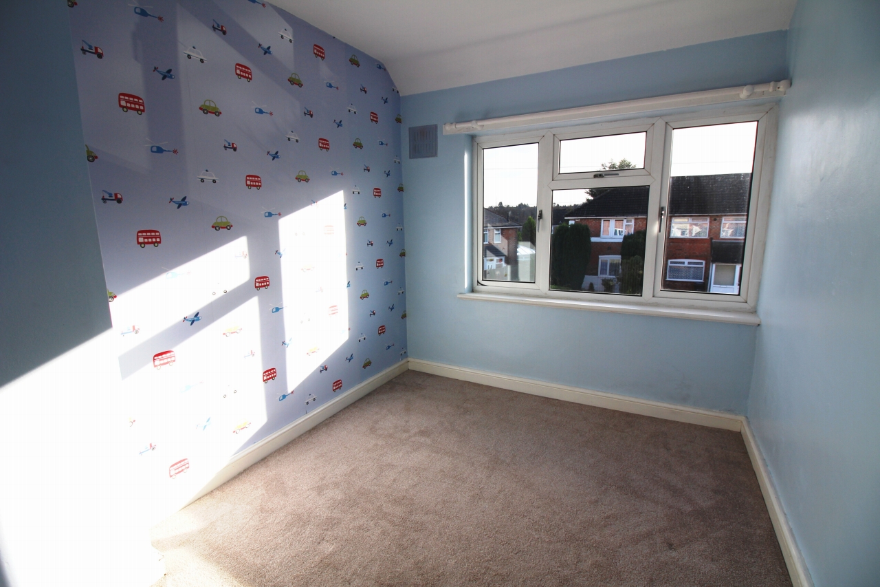 2 bedroom mid terraced house SSTC in Birmingham - photograph 6.