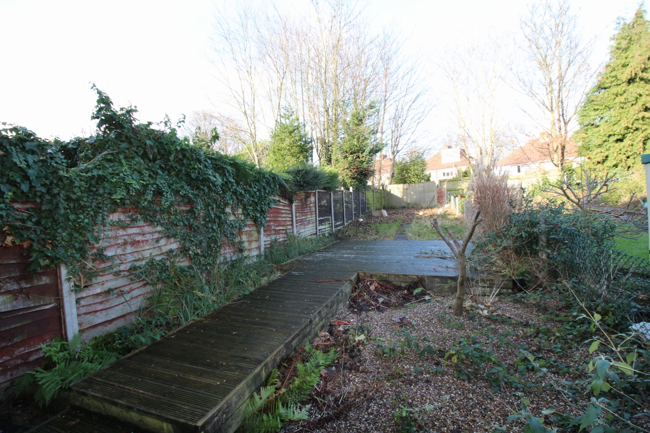 2 bedroom mid terraced house SSTC in Birmingham - photograph 8.