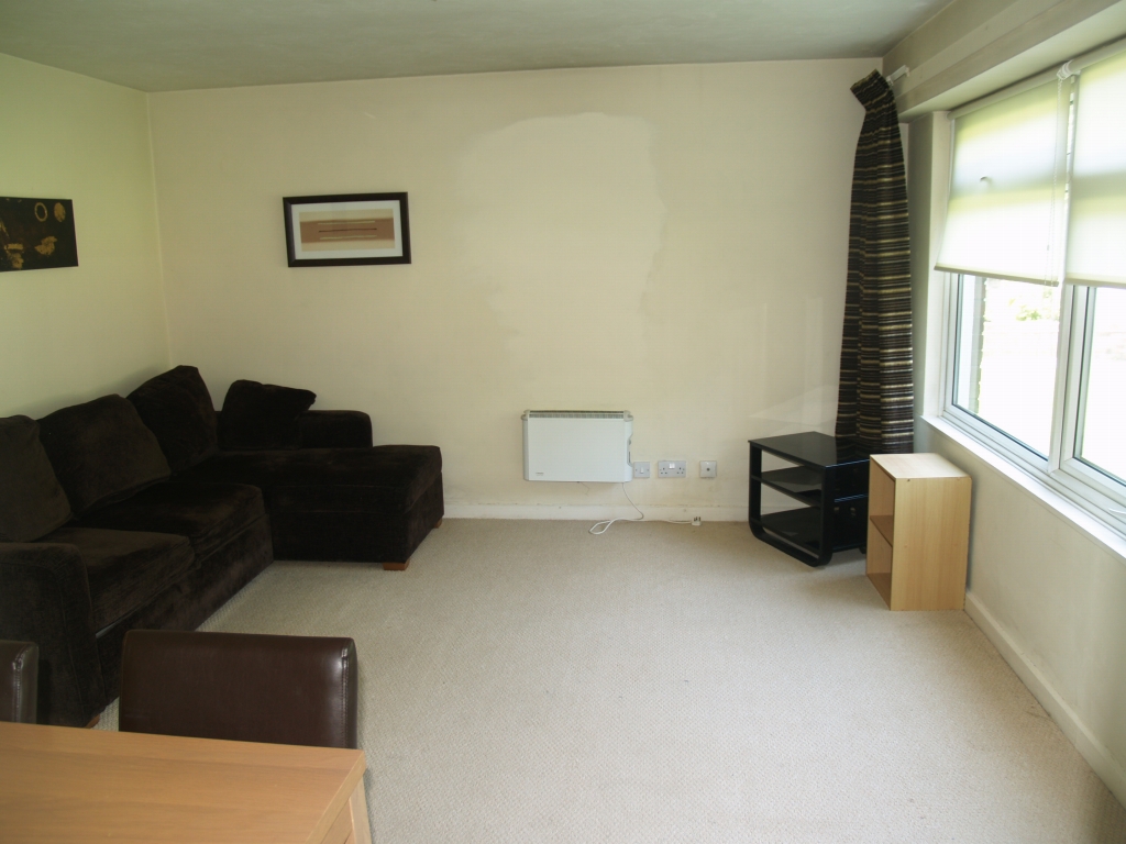 1 bedroom ground floor apartment SSTC in Birmingham - photograph 2.