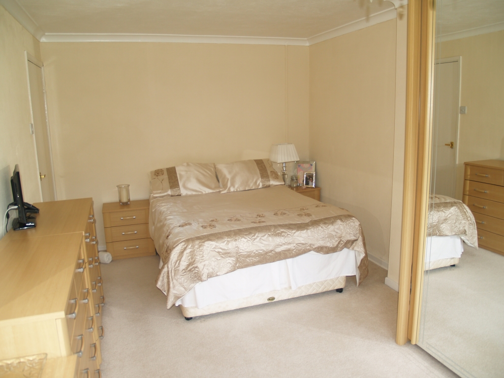 3 bedroom semi detached house SSTC in Birmingham - photograph 9.