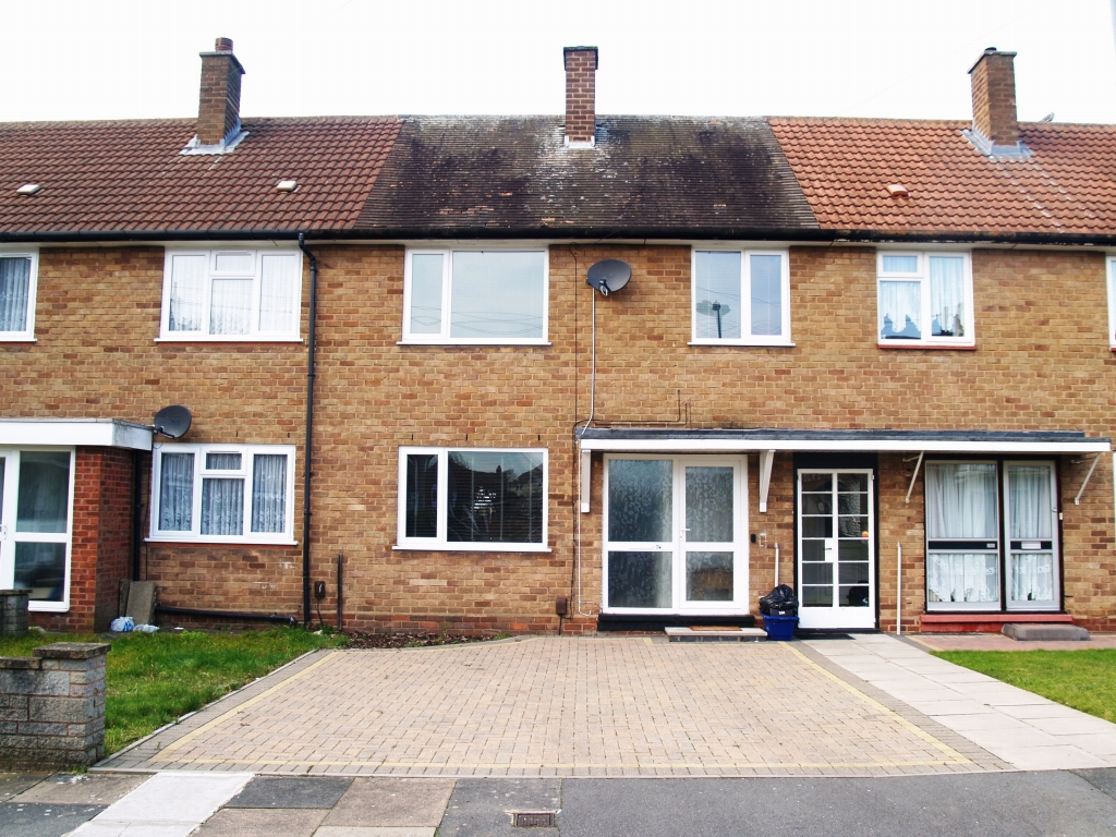 3 bedroom mid terraced house Application Made in Birmingham - photograph 1.