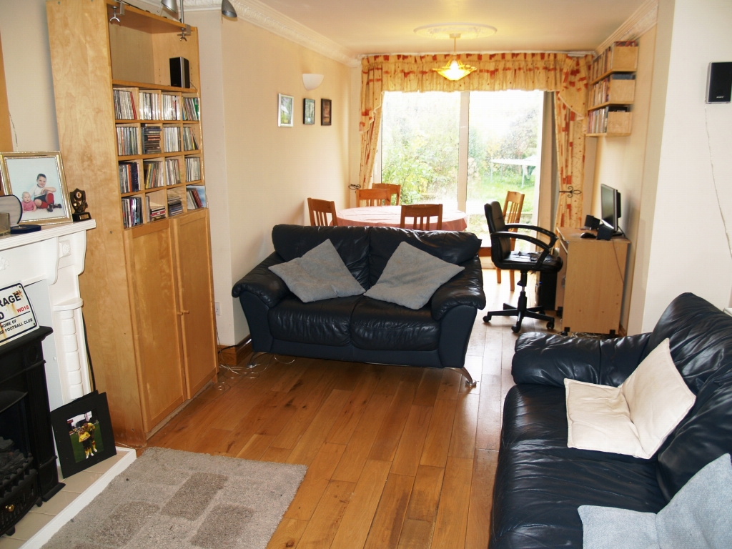 4 bedroom semi detached house SSTC in Solihull - photograph 3.