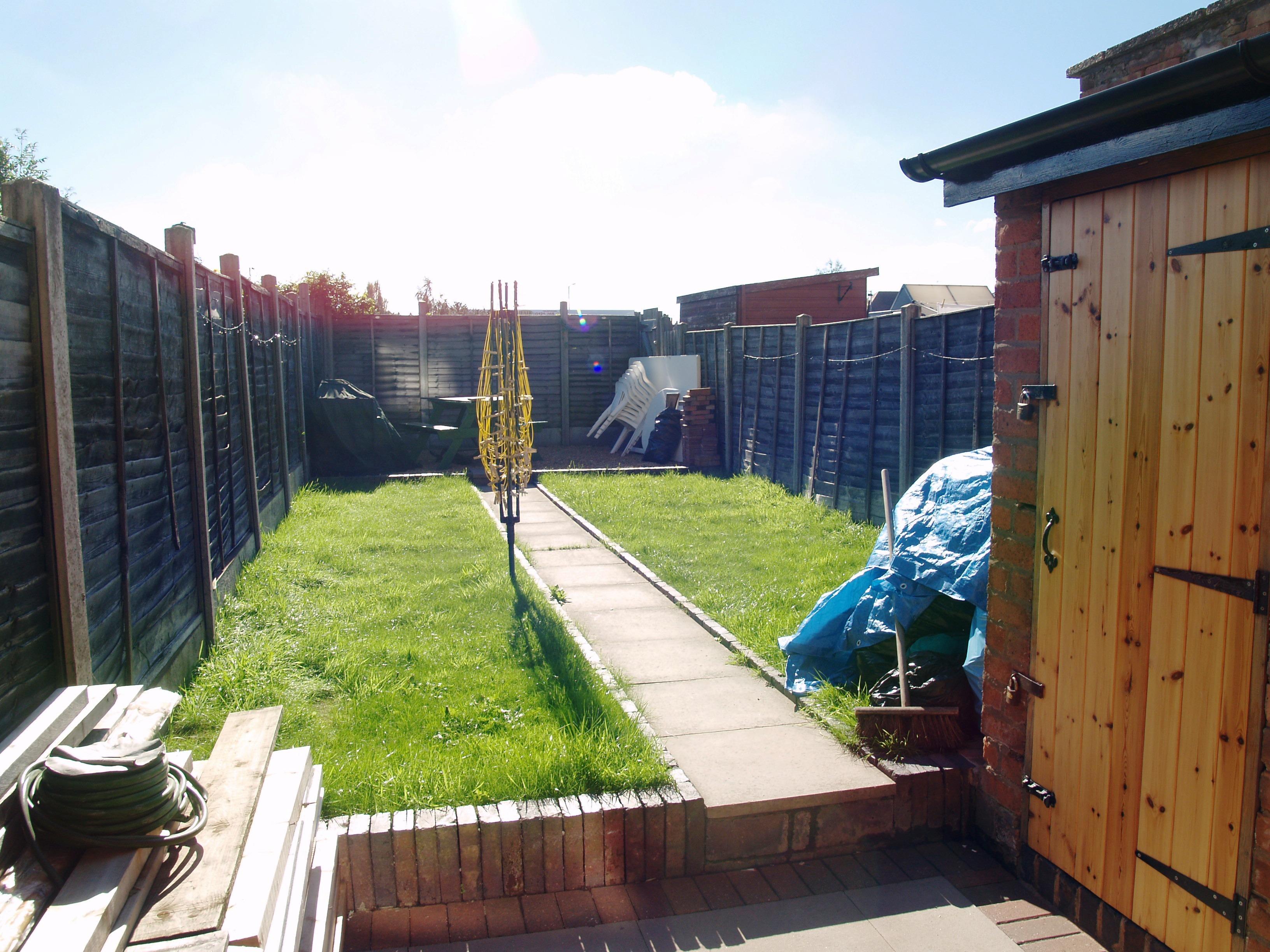 2 bedroom mid terraced house SSTC in Birmingham - photograph 8.