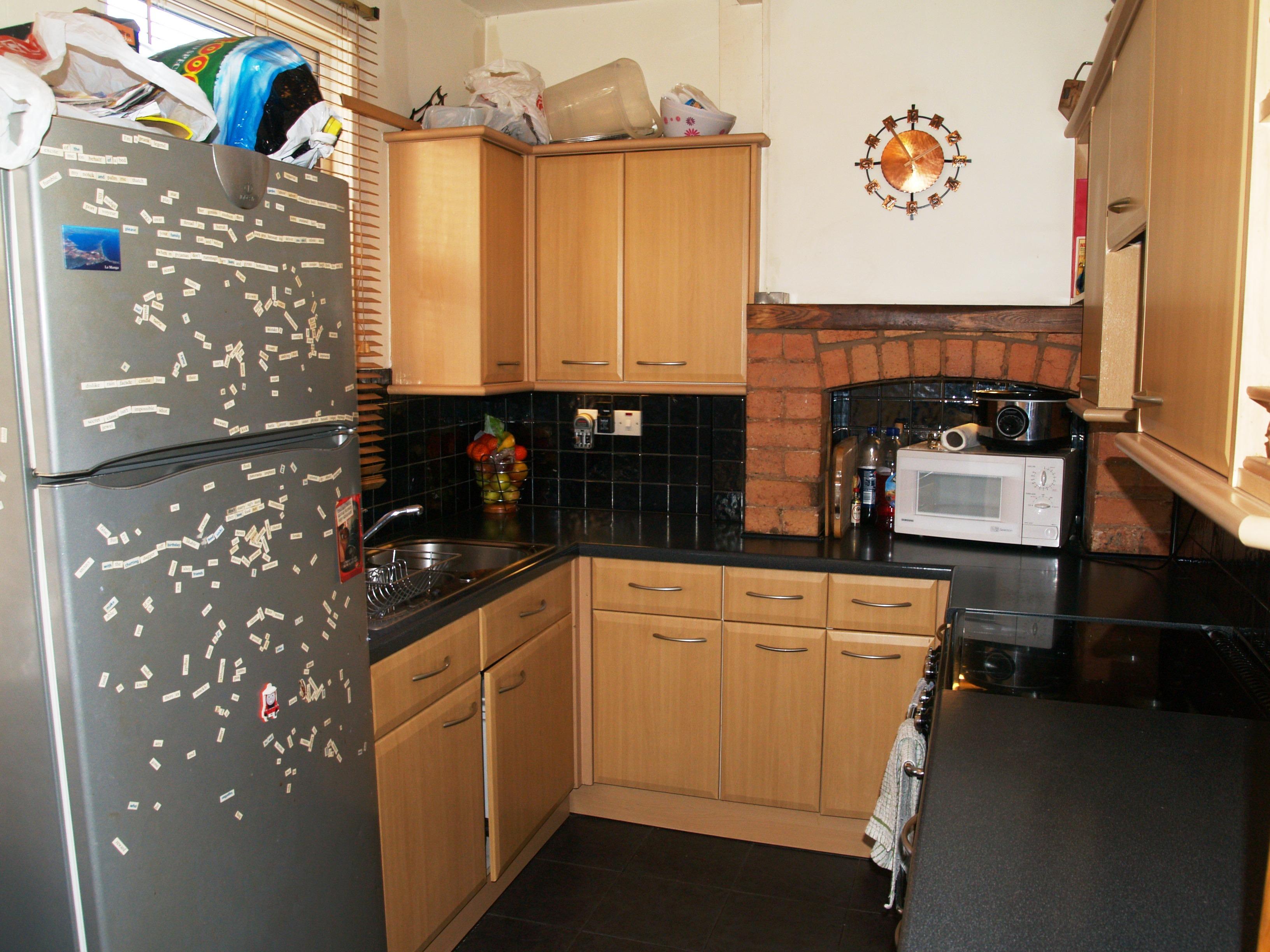 2 bedroom mid terraced house SSTC in Birmingham - photograph 9.