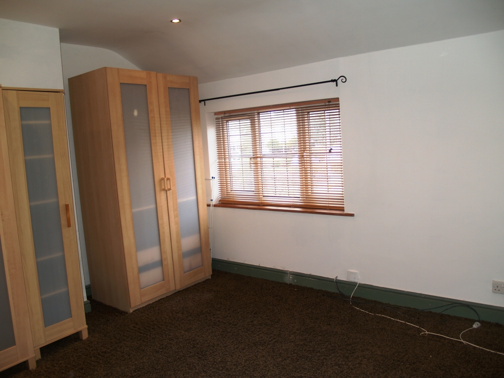 2 bedroom end terraced house Application Made in Birmingham - photograph 5.