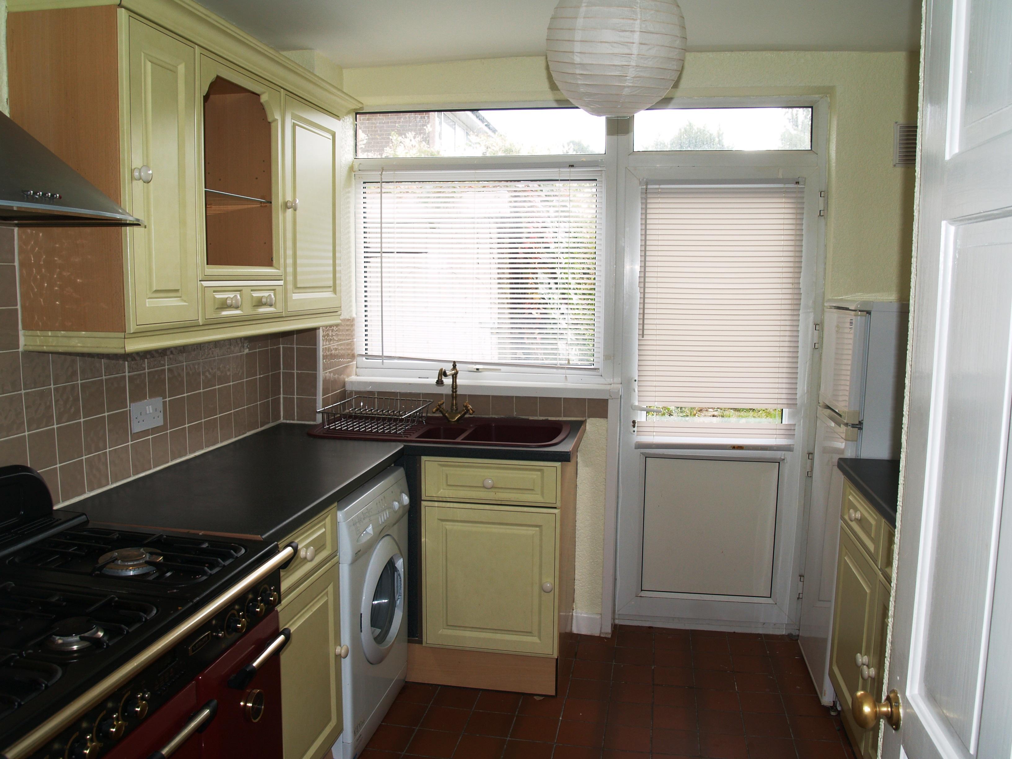 3 bedroom end terraced house SSTC in Solihull - photograph 7.