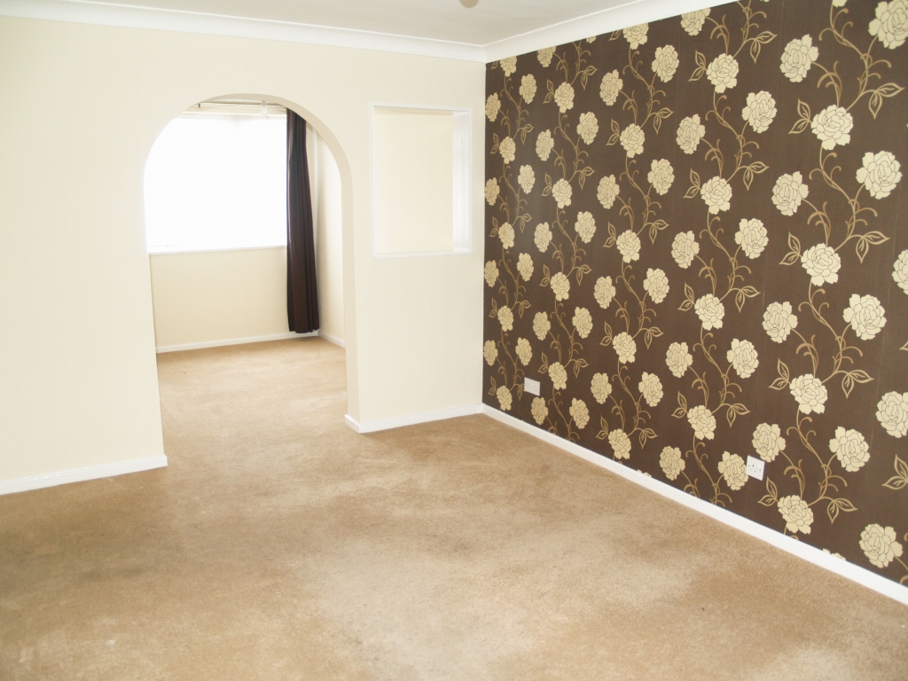 3 bedroom end terraced house SSTC in Solihull - photograph 3.