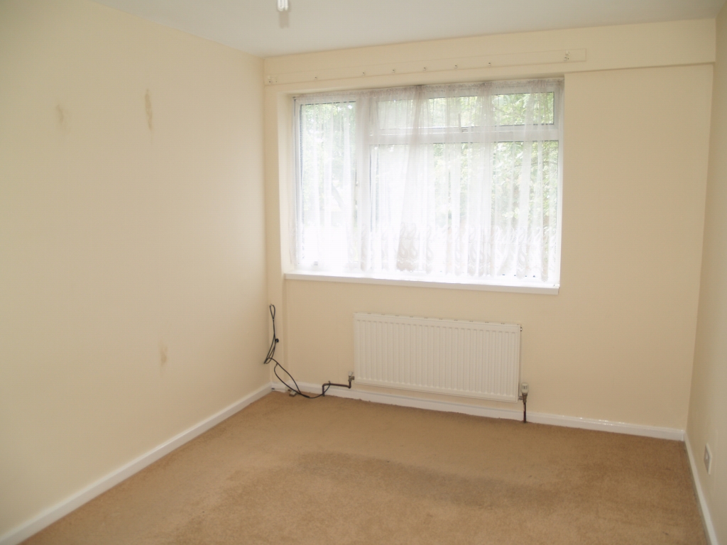 3 bedroom end terraced house SSTC in Solihull - photograph 8.