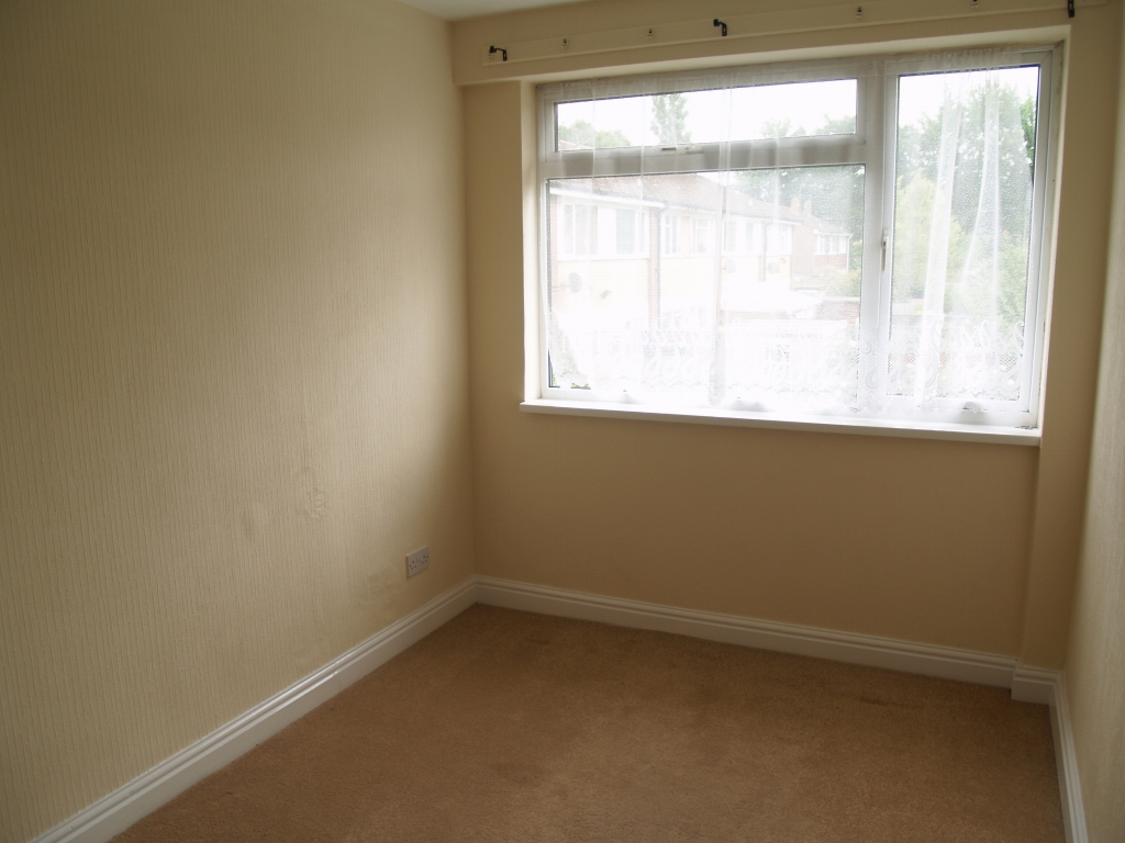 3 bedroom end terraced house SSTC in Solihull - photograph 9.