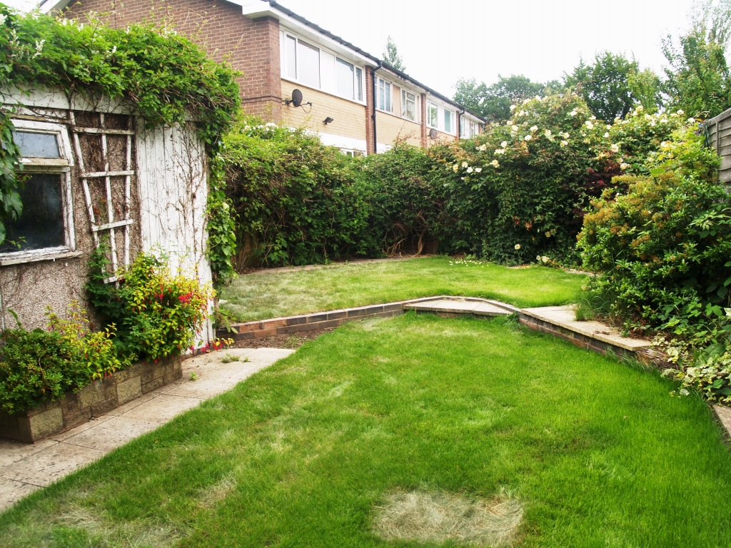 3 bedroom end terraced house SSTC in Solihull - photograph 2.