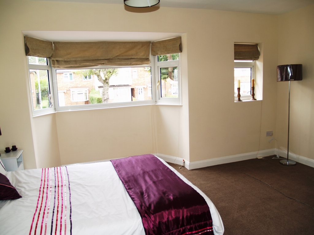 3 bedroom mid terraced house SSTC in Birmingham - photograph 8.