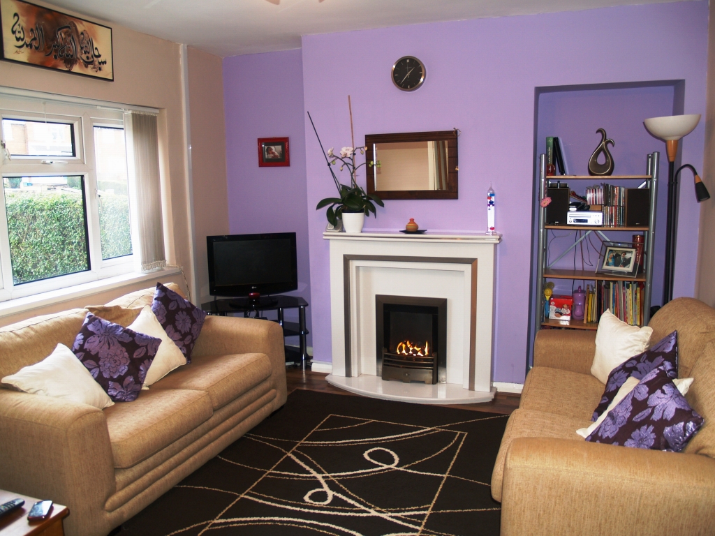 2 bedroom mid terraced house SSTC in Birmingham - photograph 2.