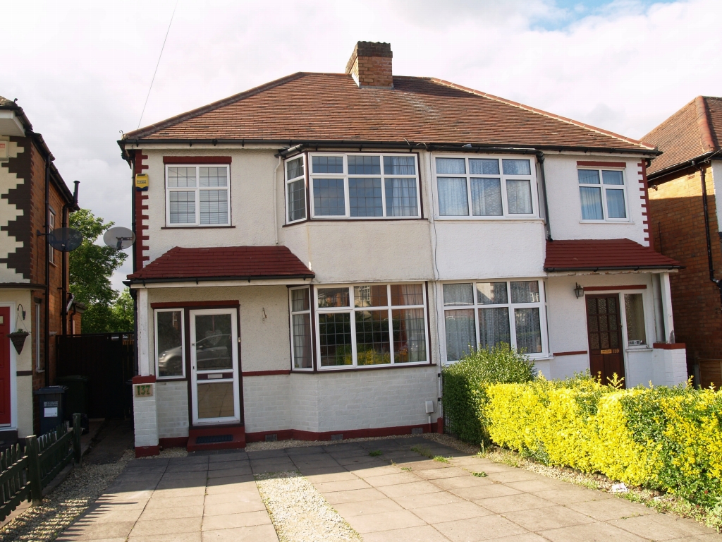 CASTLE LANE OLTON SOLIHULL 3 bedroom semi detached house SSTC in