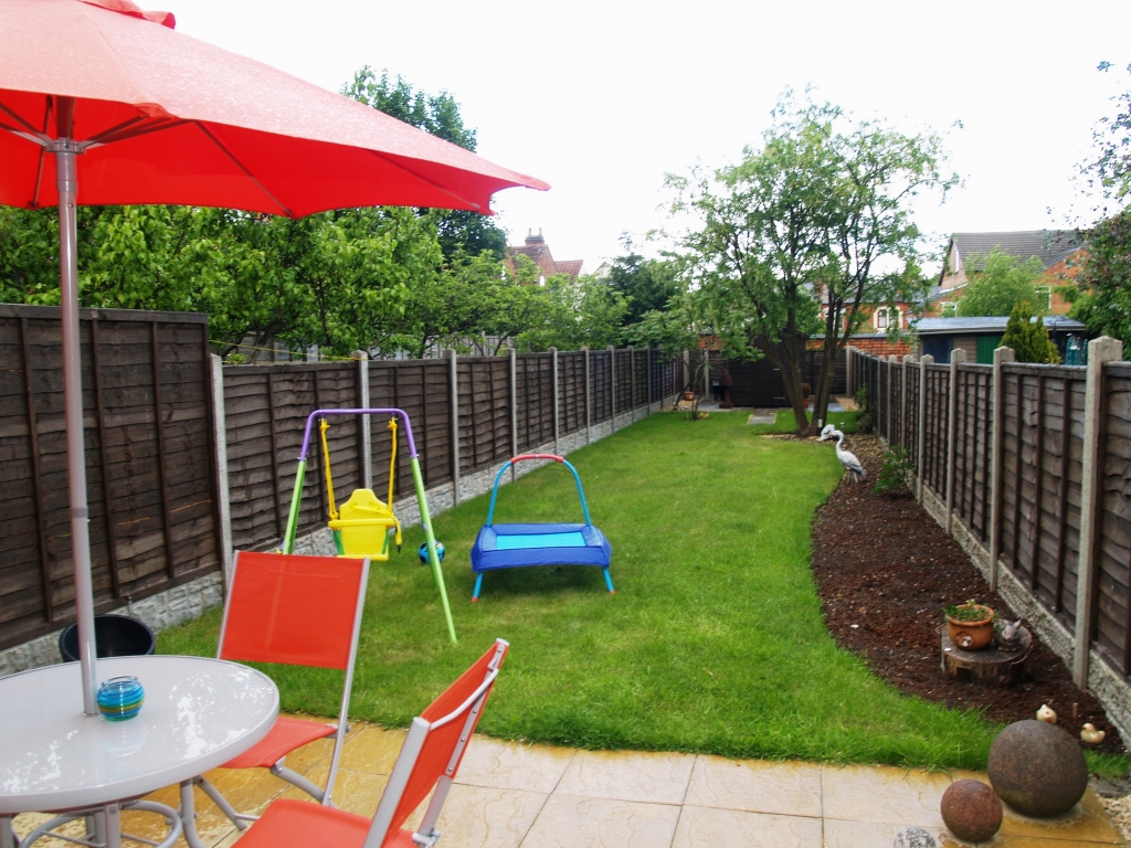 3 bedroom mid terraced house Application Made in Birmingham - photograph 4.