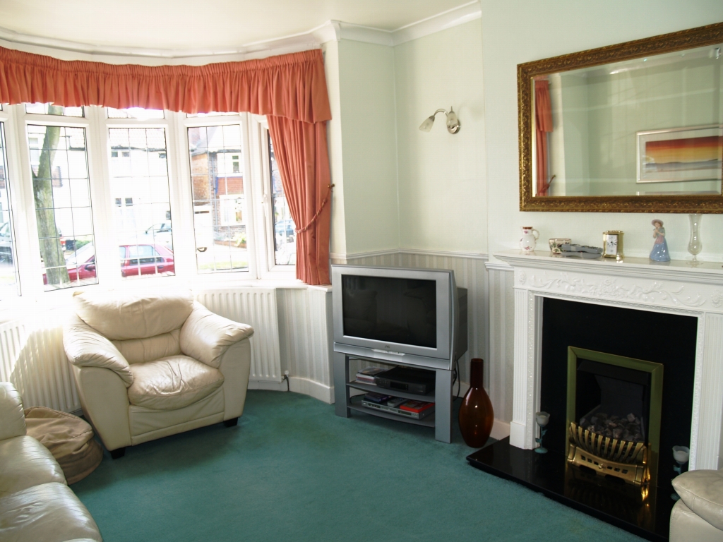 3 bedroom semi detached house SSTC in Birmingham - photograph 2.