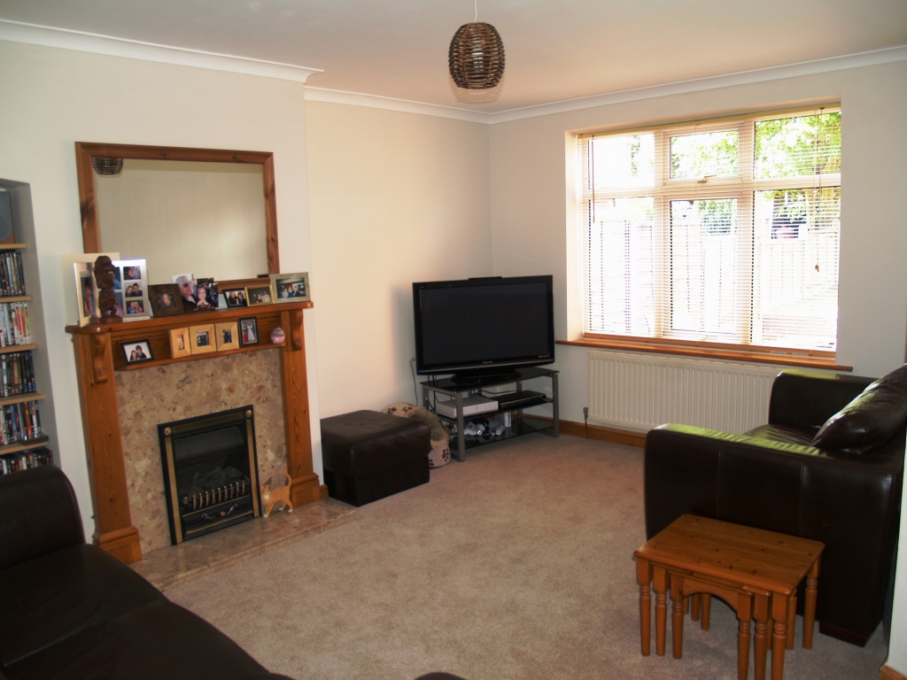 3 bedroom end terraced house SSTC in Birmingham - photograph 2.