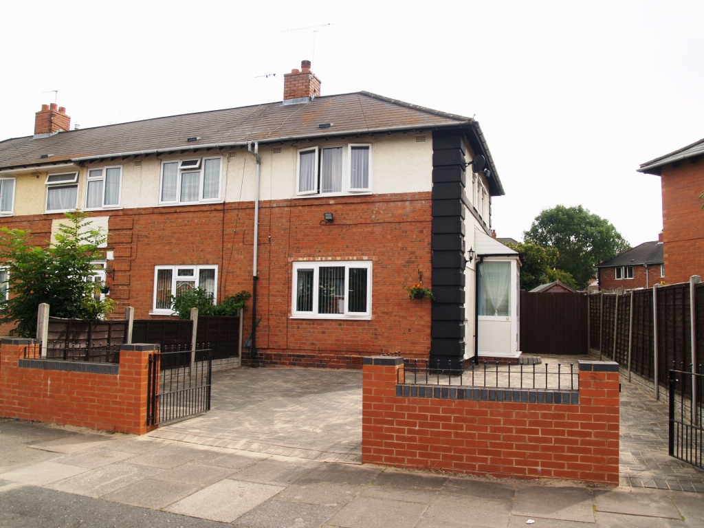 3 bedroom end terraced house SSTC in Birmingham - photograph 1.