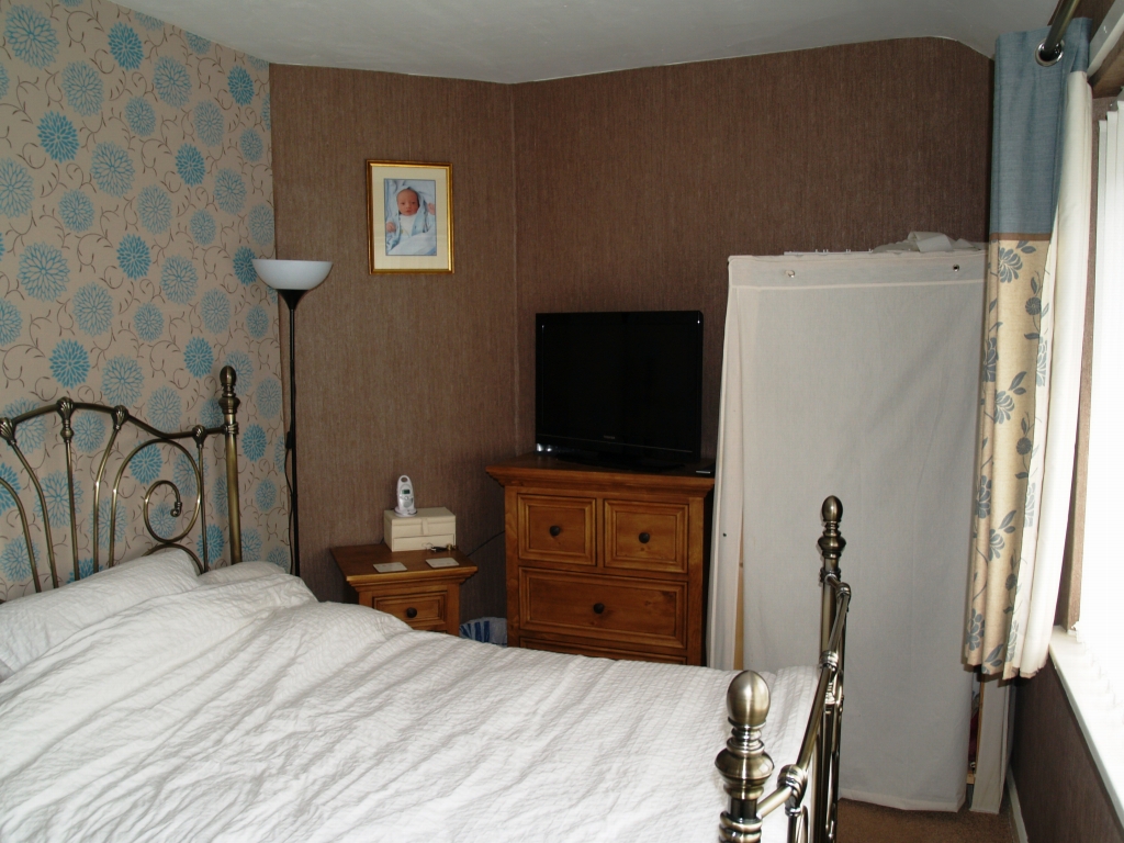 3 bedroom end terraced house SSTC in Birmingham - photograph 7.