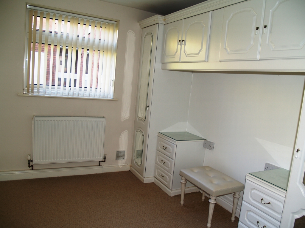 2 bedroom ground floor apartment Application Made in Solihull - photograph 5.