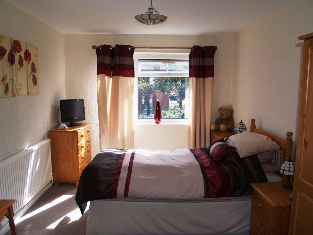 1 bedroom first floor apartment SSTC in Birmingham - photograph 3.