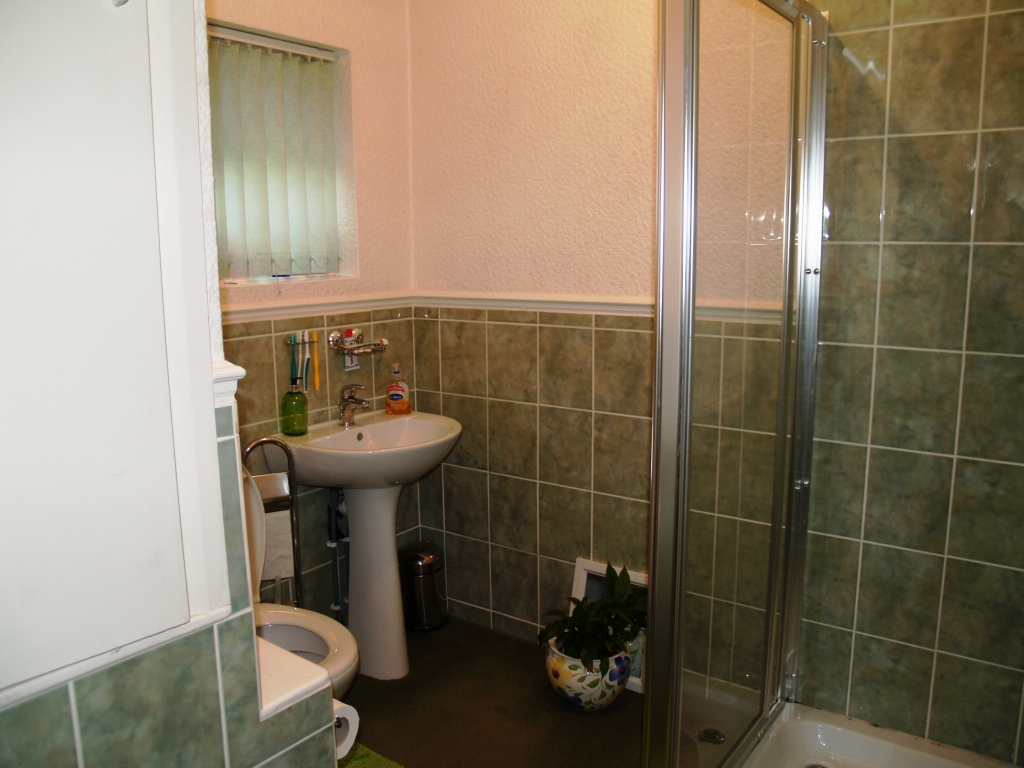 3 bedroom semi detached house SSTC in Birmingham - photograph 11.