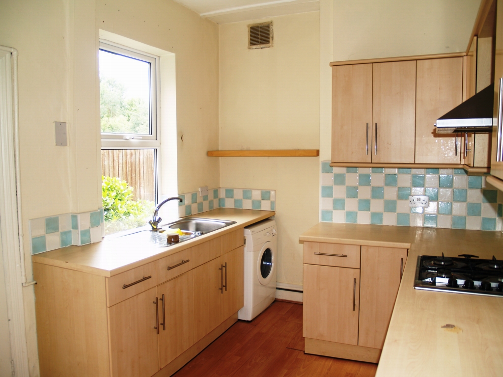 3 bedroom mid terraced house Application Made in Birmingham - photograph 3.