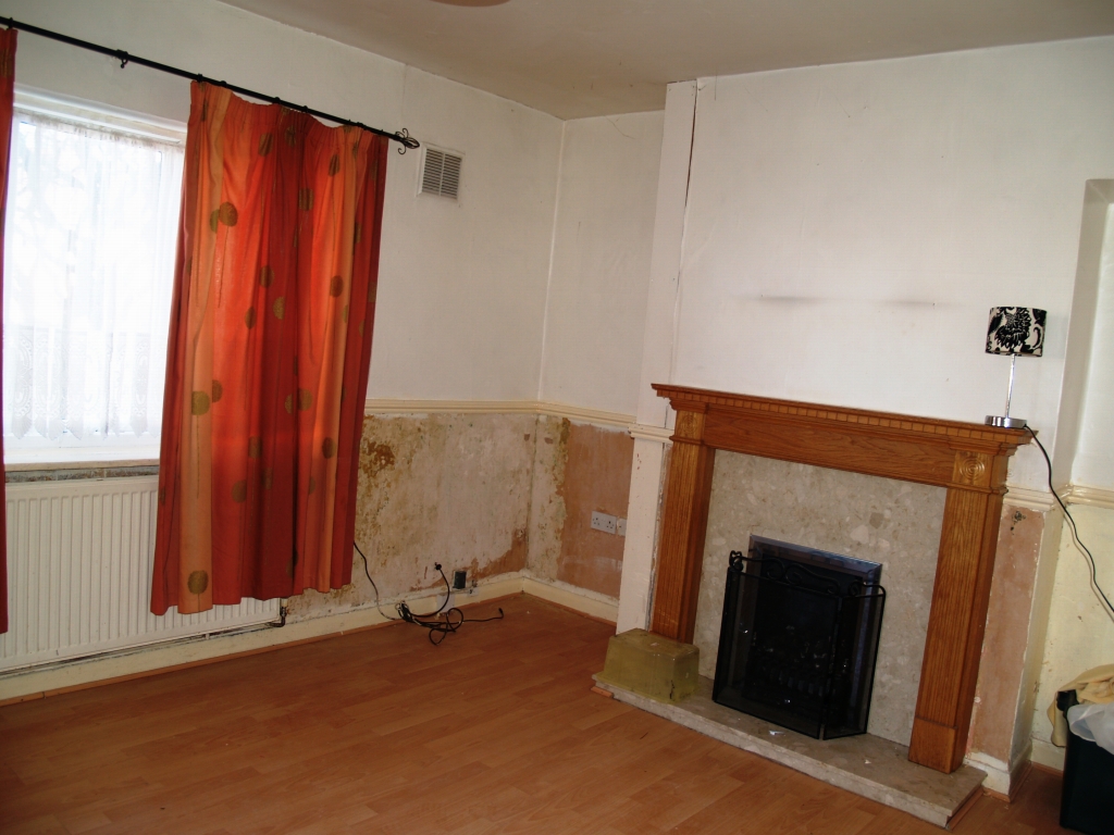 3 bedroom end terraced house SSTC in Birmingham - photograph 2.