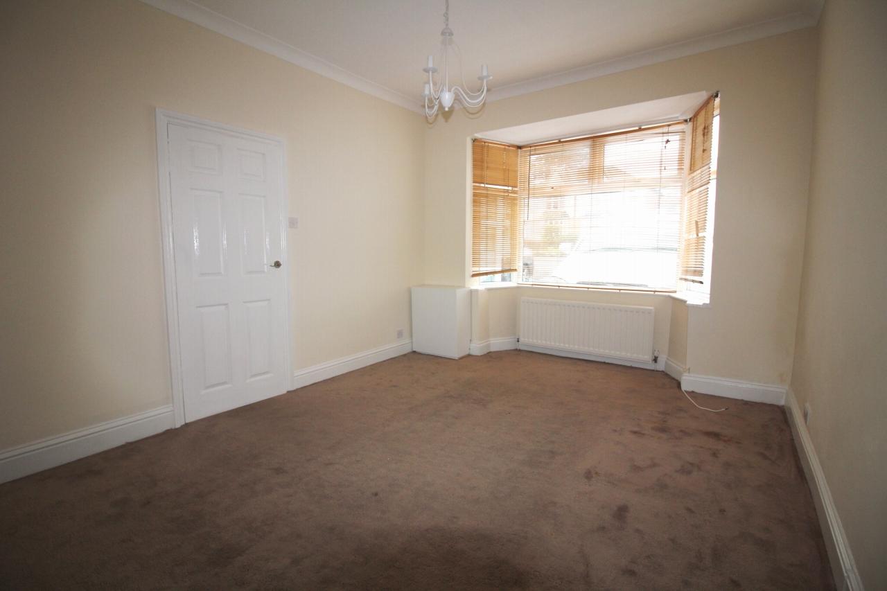 2 bedroom detached bungalow SSTC in Birmingham - photograph 2.